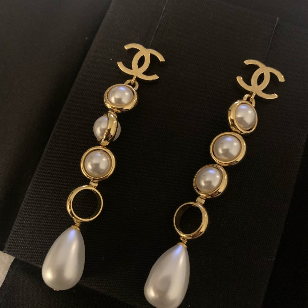 Chanel Gold,White Pearl Drop Earrings, rare , authentic ,summer 2025 col…